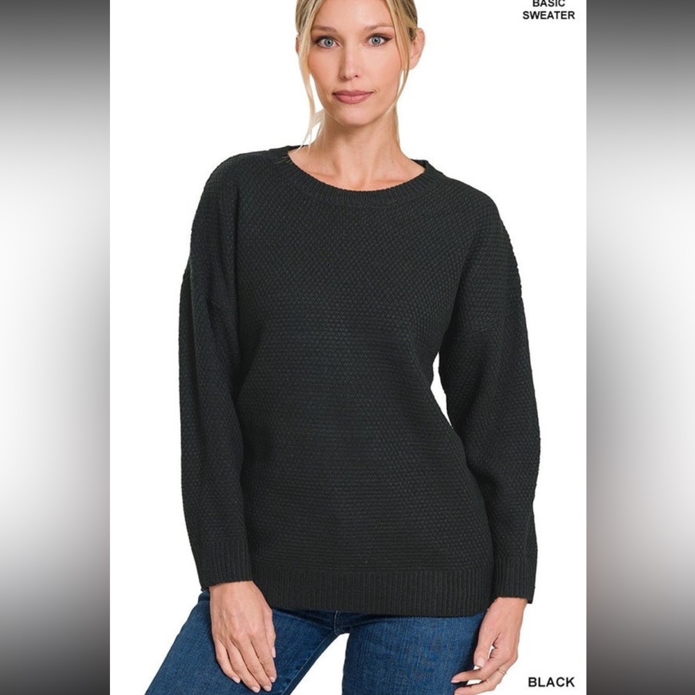 NWT SZ 1X (18-20) Round Neck Sweater, black in color